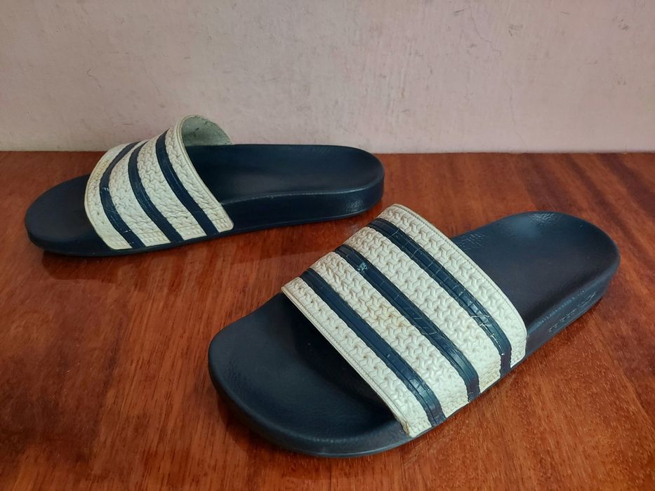 Шлепанцы тапочки фірми adidas оригінал

Стан хороший 

Made in Italy