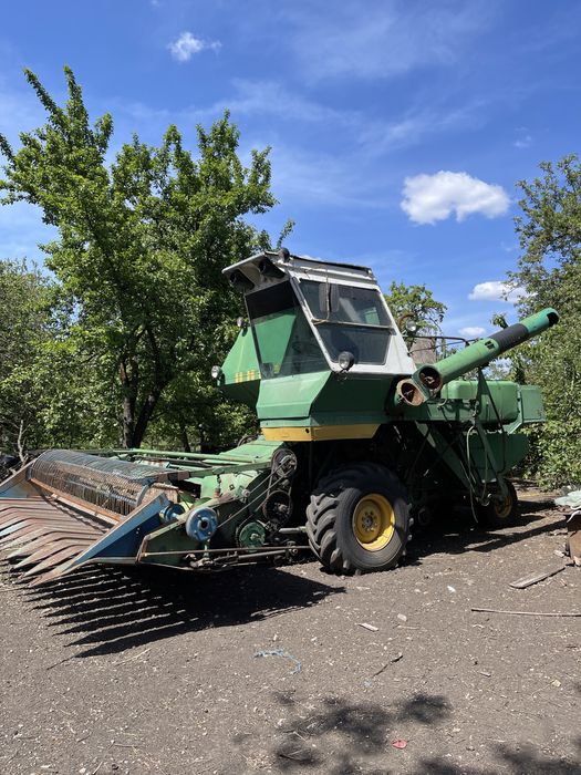 Комбайн Ніва