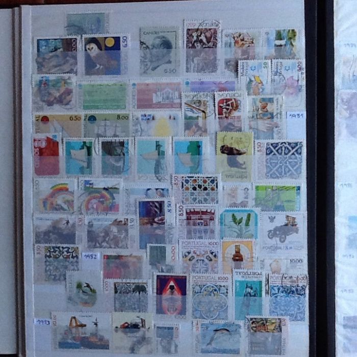 Colecção de 600 selos portugueses (álbum e portes, grátis)