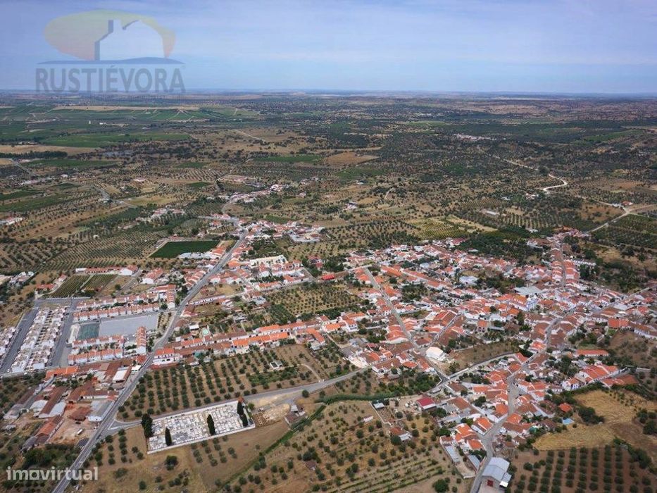 Terreno Urbano para 16 Fogos, em Reguengos de Monsaraz