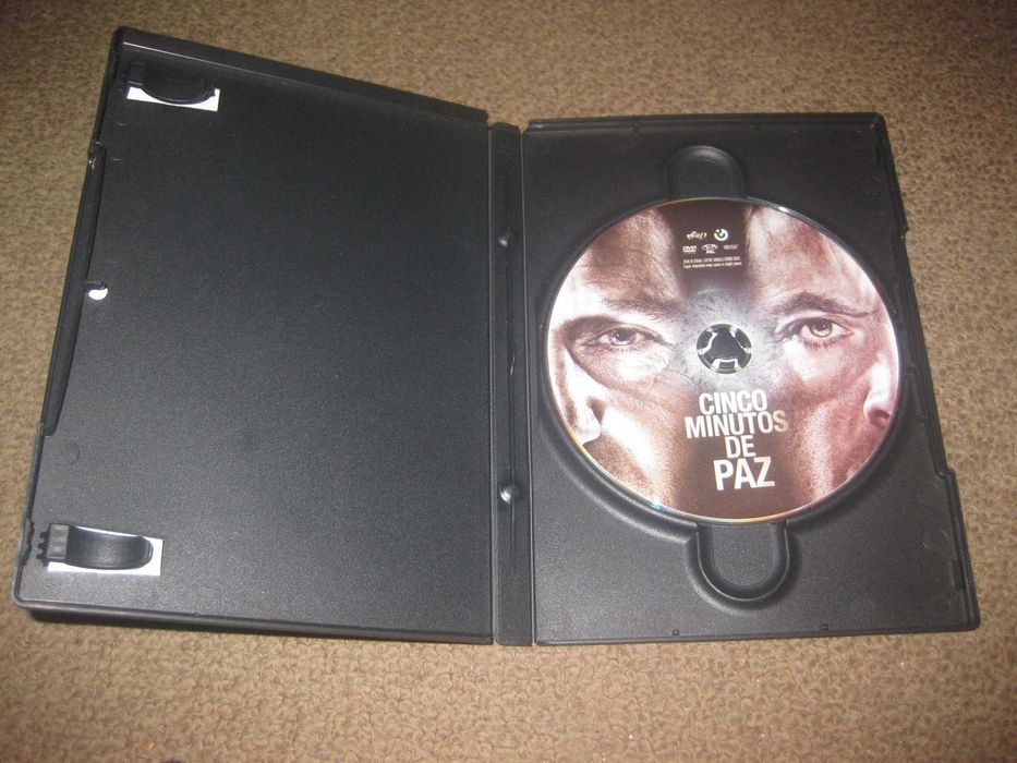 DVD "Cinco Minutos de Paz" com Liam Neeson