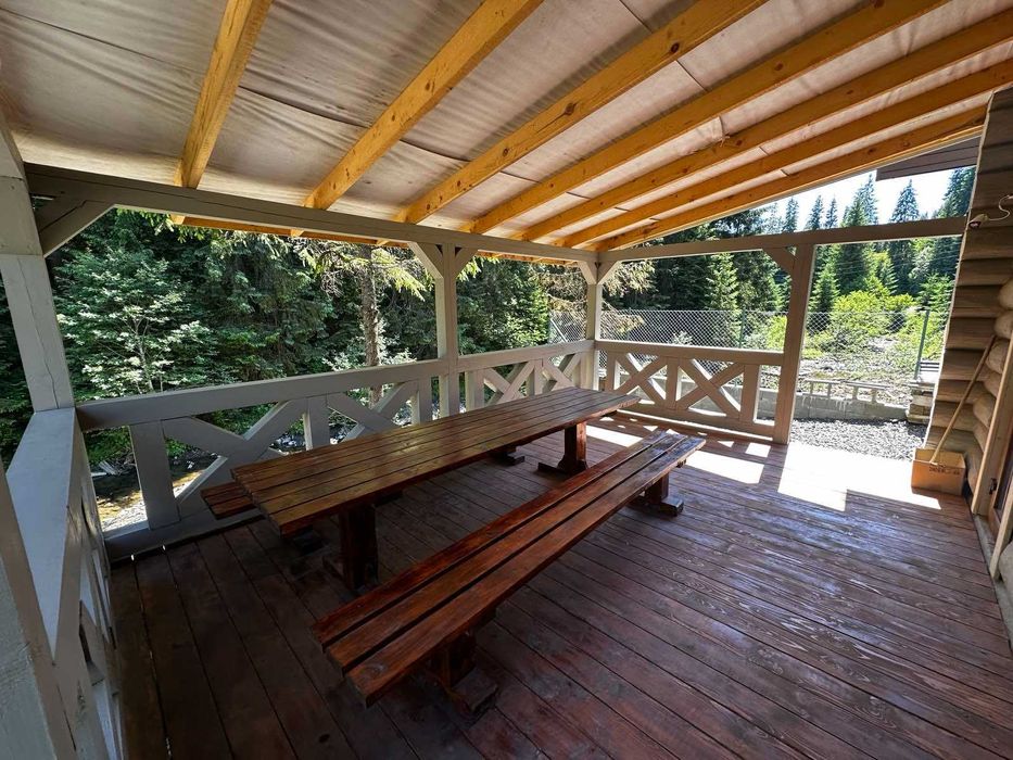 Продається дачний будинок в с. Синевир