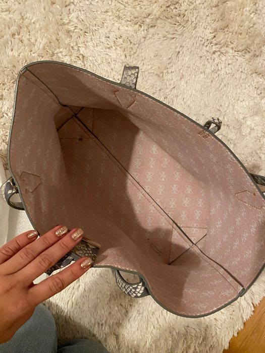 Mala guess reversivel