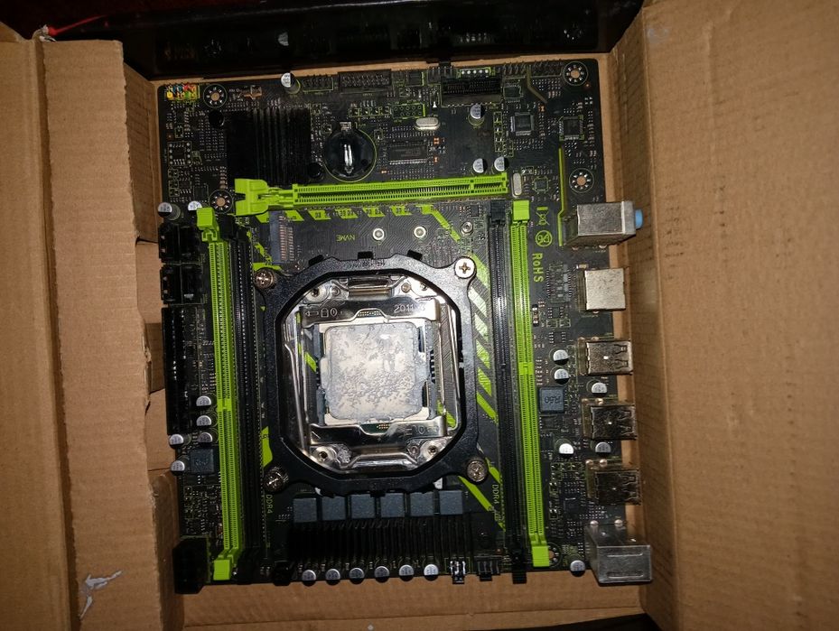 Материнська плата Zsus x99 8D4 і xeon 2650 v4 + 8gb ддр 4