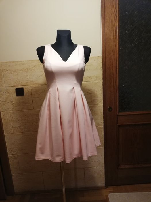 Śliczna i elegancka sukienka Drole de Copine Paris