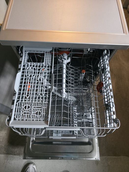 Hotpoint Ariston máquina lavar loiça
Modelo: HFO 3032 W C X