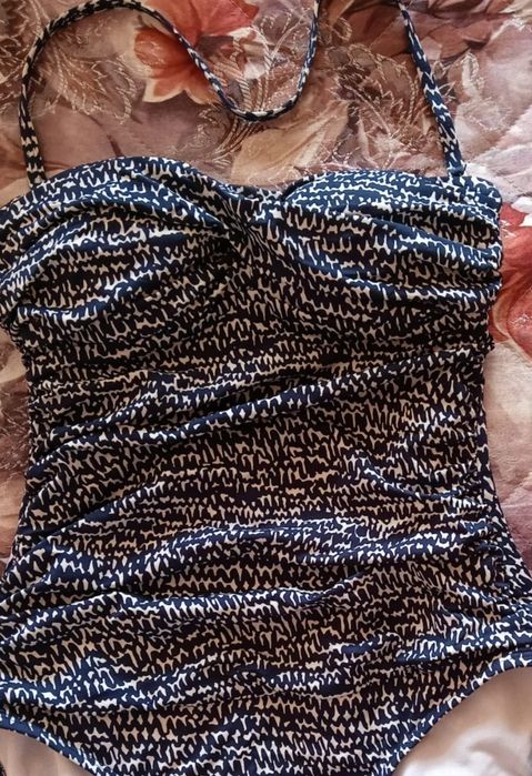 Женский сдельный купальник