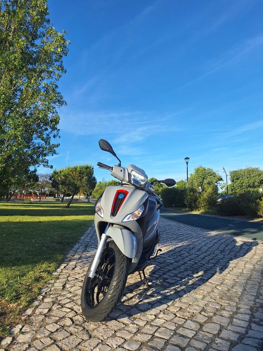 Piaggio Medley 125 com poucos km