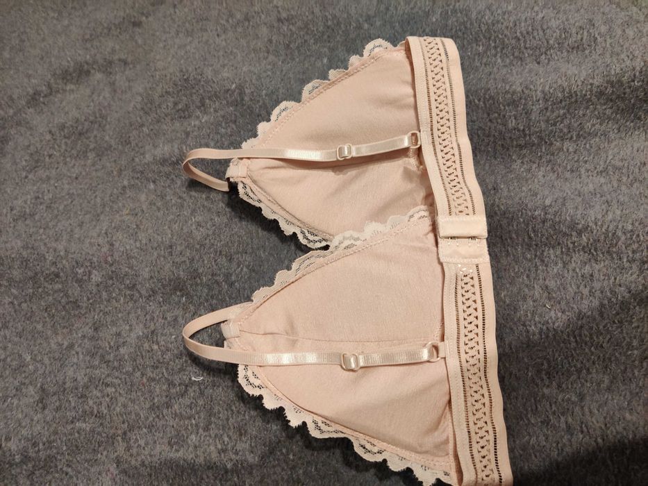 nowy biustonosz w rozmiarze S