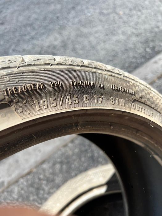 195/45/17 Continental 4 pneus