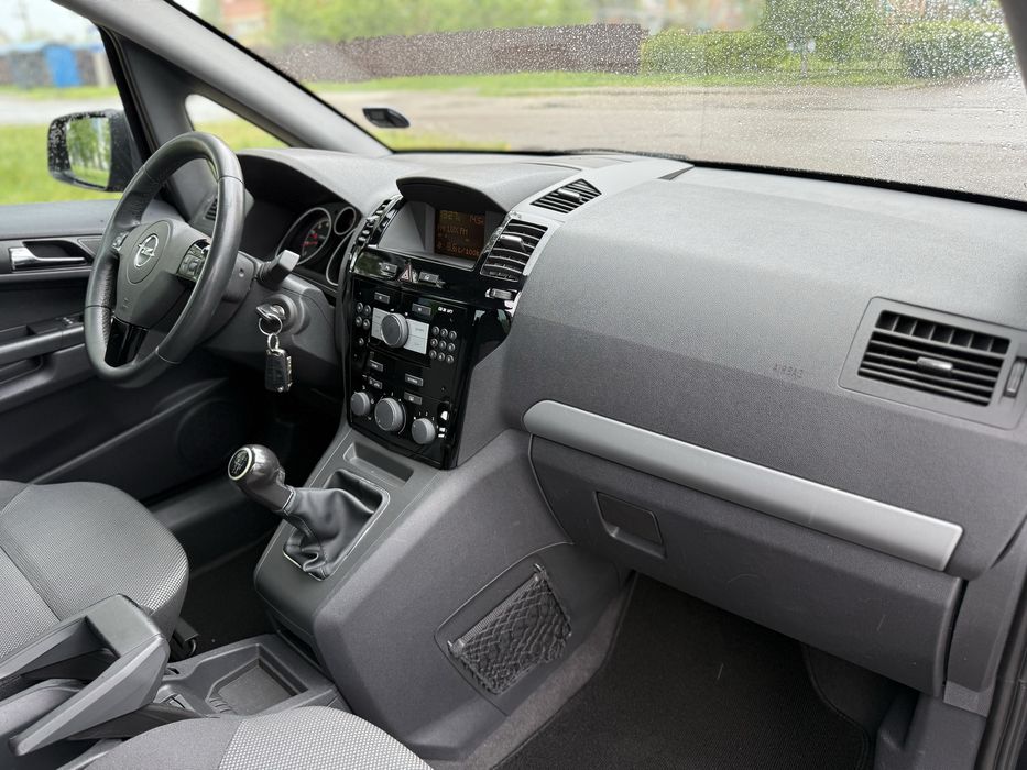 Opel Zafira 7 місць з Німеччини Розмитнена