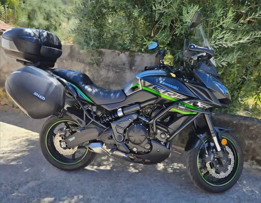 Cawazaki versys 650, de 2020, com 15200km,  6000€
