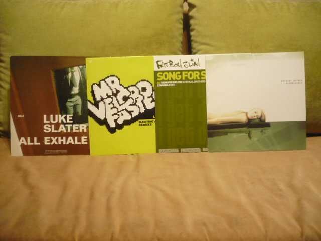 Maxi Single z muzyką w klimatach elektro, house, techno.65xLP. Polecam.