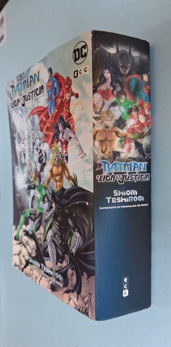 Batman & Liga de la Justicia MANGÁ - Shiori Teshirogi - 792 páginas