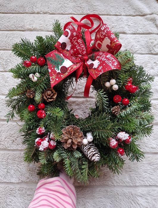 Wianek świąteczny na drzwi