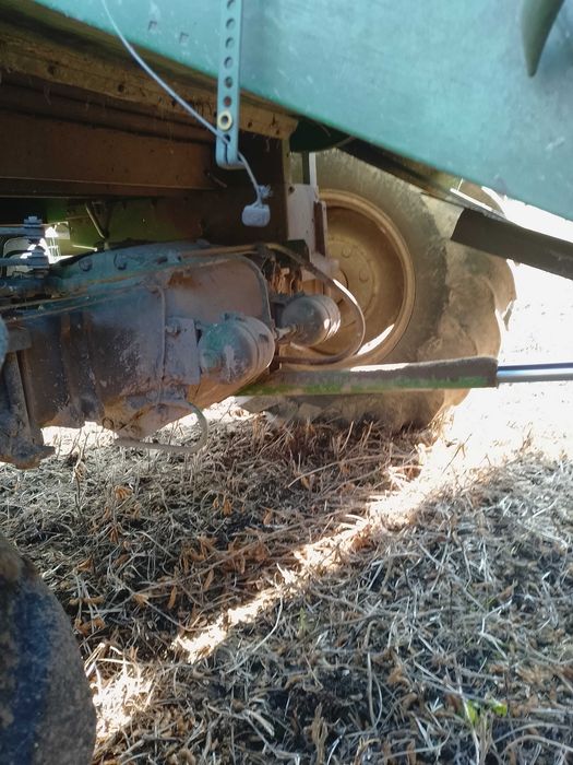 Комбайн Джон ДІР 1042