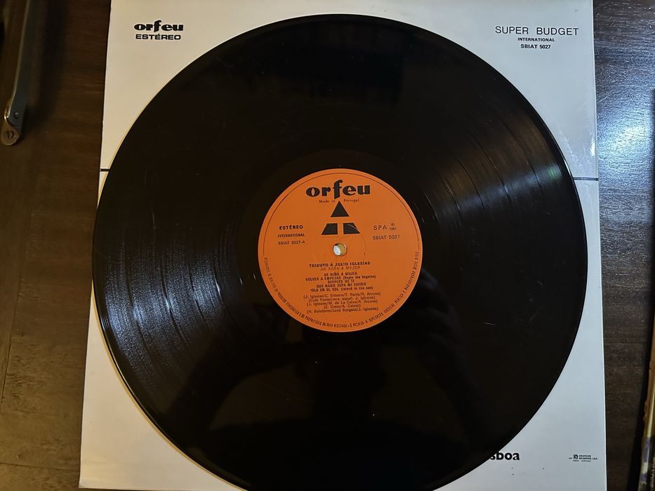 2 Discos Vinil Júlio Iglesias – “Hey!” + “Tributo a Julio Iglesias” | LPs Originais