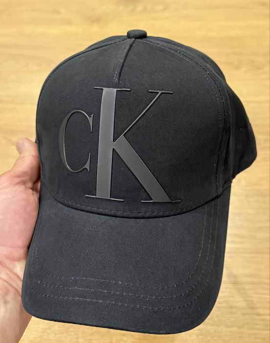 Кепка calvin klein  разпродаж