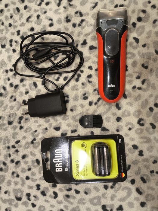 Електробритва Braun 3030s