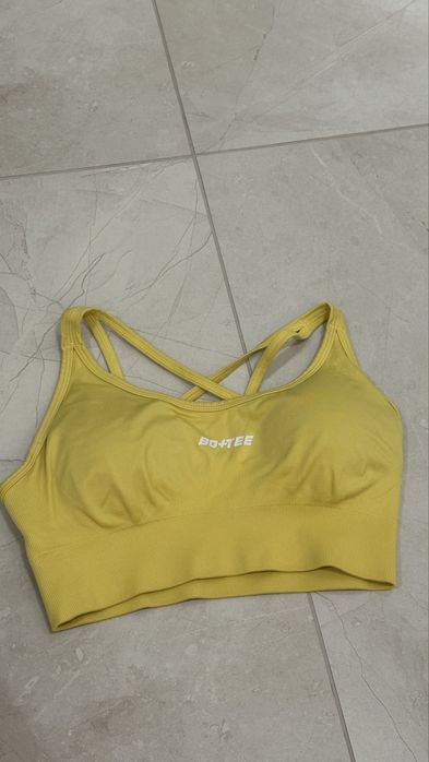 Спортивні топи і спортивна кофта puma