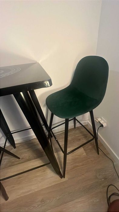 Mesa e 2 cadeiras altas Sklum