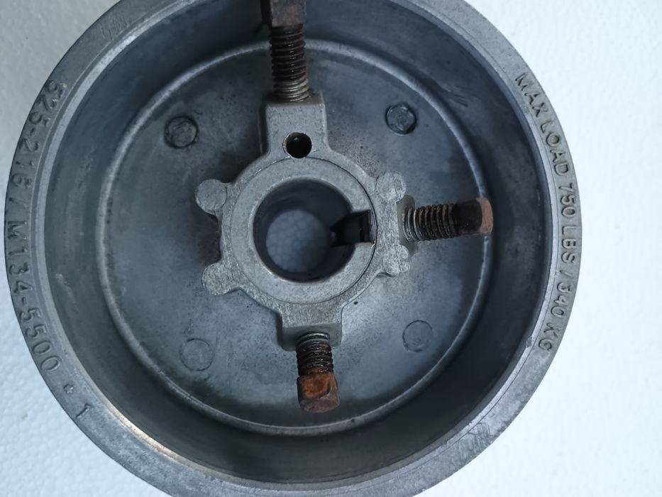 Koła bębny linowe do bramy.