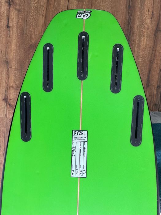Prancha de Surf Pyzel Gremlin PU 5’7 futures (made in UK)