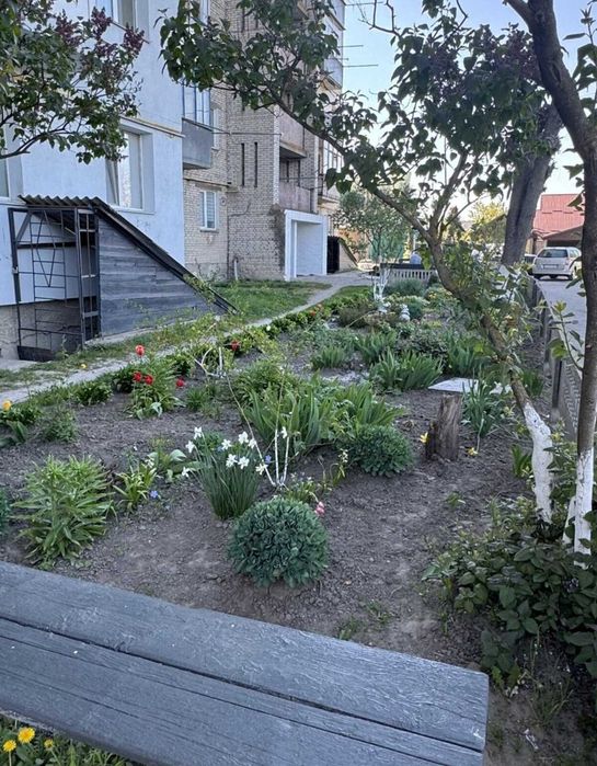 Продається двокімнатна квартира в самому центрі Гнівані