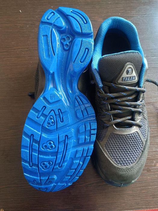 Робоче взуття, кросівки