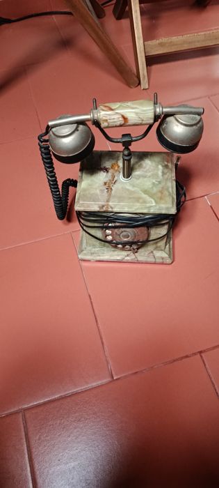 Telefone antigo.
