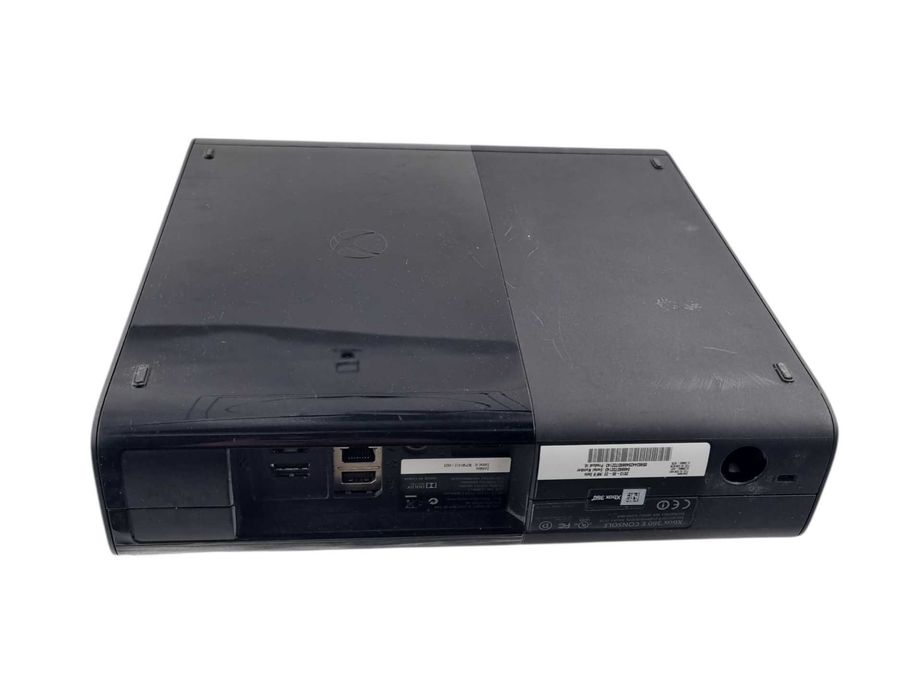 Xbox 360 E 250 GB – zestaw gotowy do grania!