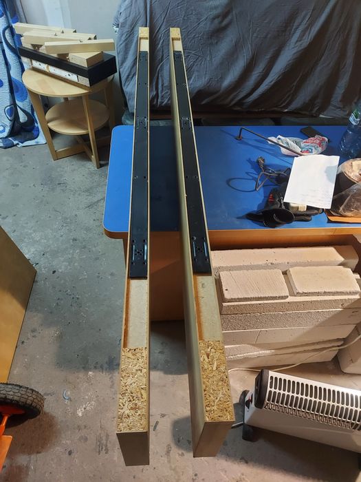 Półka wiisząca Ikea 2 szt chowane mocowanie