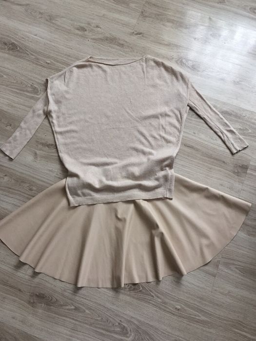 Sweter z doczepianymi rękawami