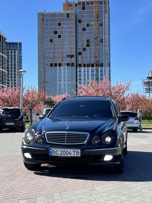 Mercedes E-Class W211
