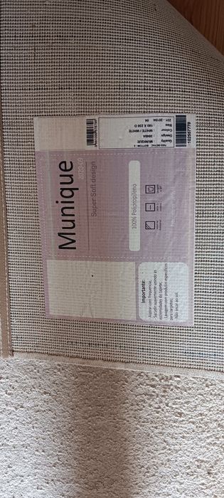 Tapete pelo curto bege