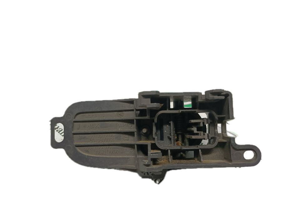 Puxador porta trás esquerdo NISSAN Micra III (K12)
