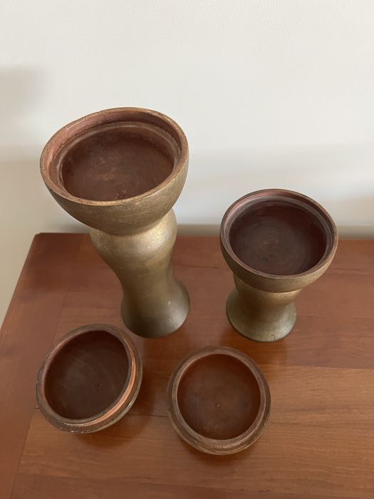 Caixas douradas em madeira