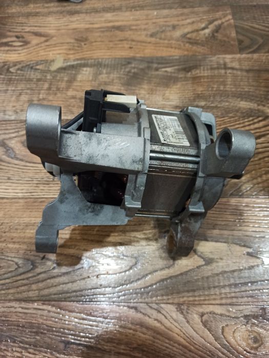 Двигун пральної машинки.