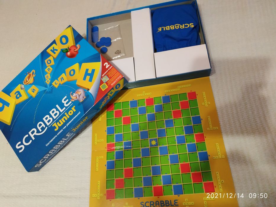 Настольная детская развивающая игра Scrabble