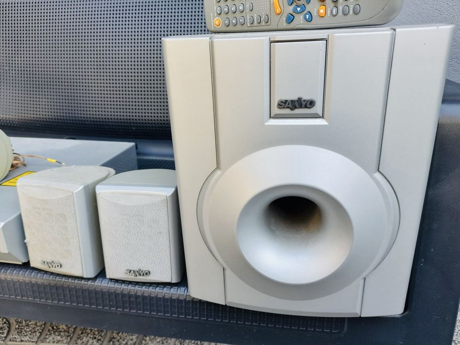 Home Cinema Sanyo com leitor de DVD/CD