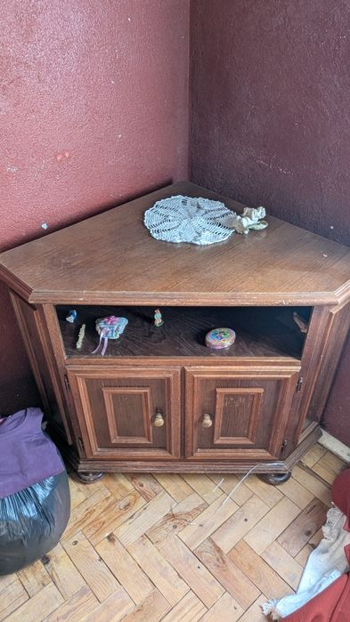 Móvel de TV de canto / aparador em madeira – 70x45x80 cm