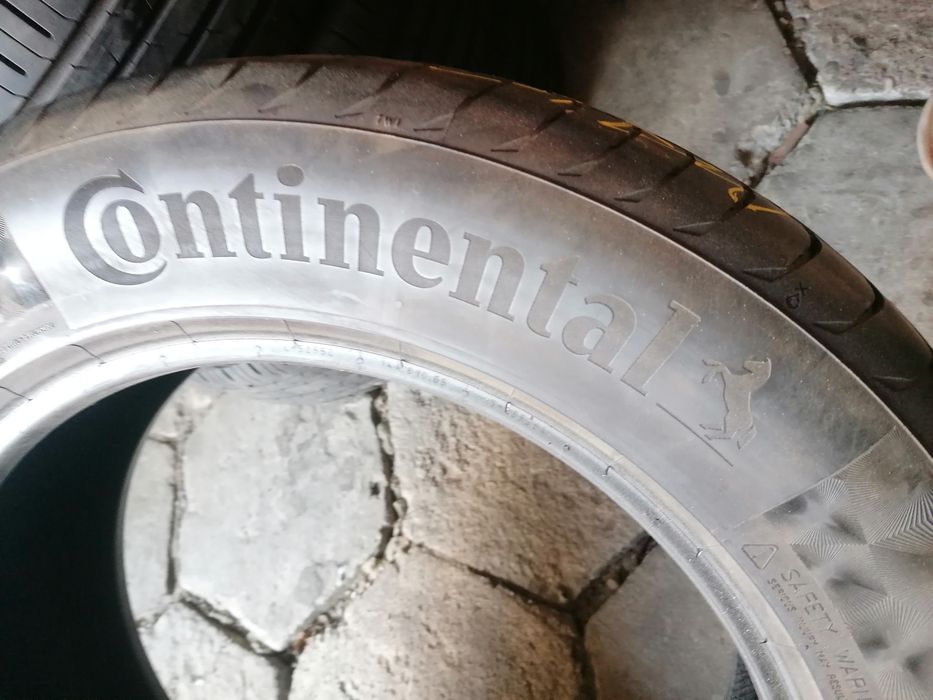 225/60/18 Continental