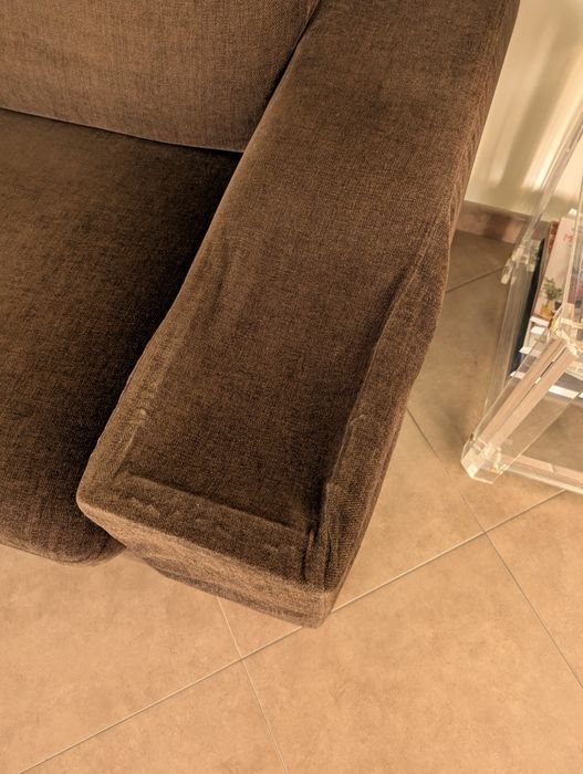 Sofá chaise long castanho escuro