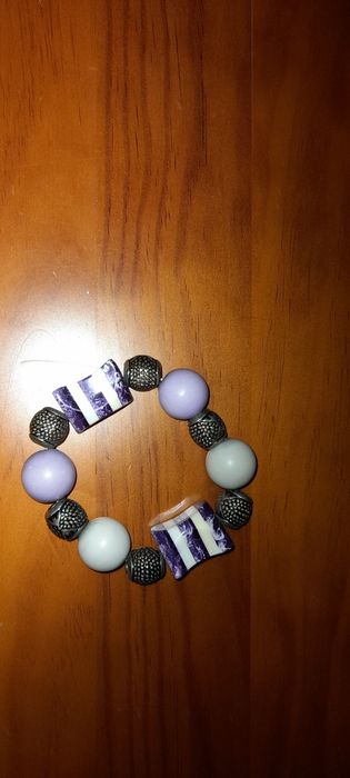 Pulseira em lilás