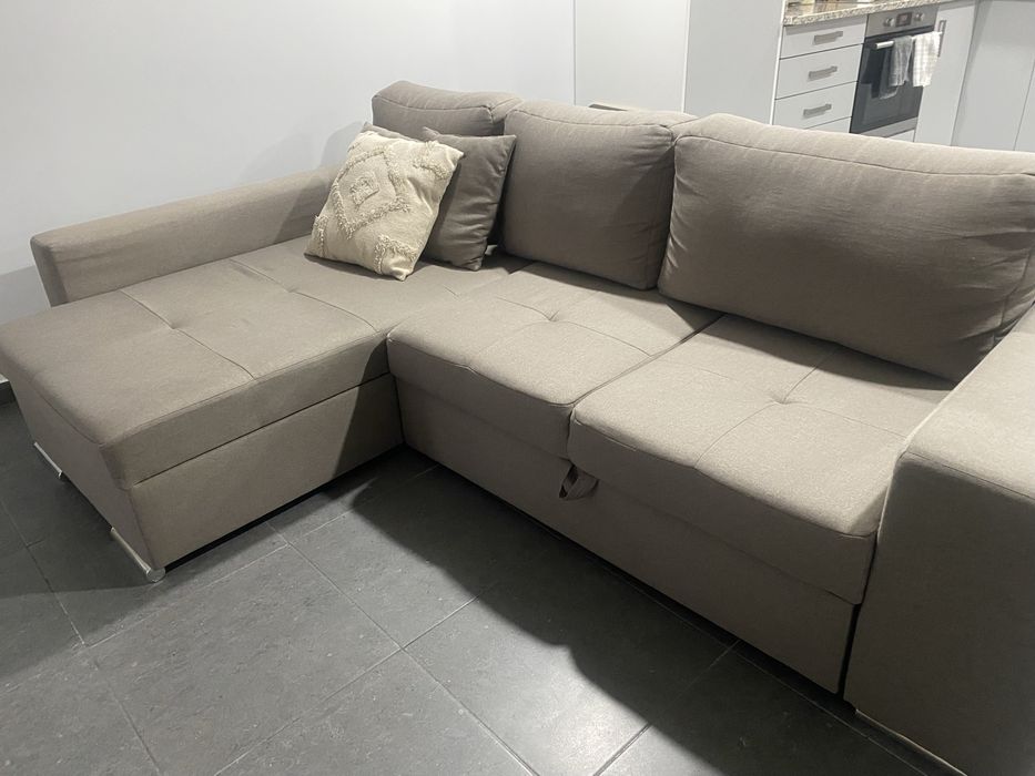 Sofa com chese long e cama nais puffs
