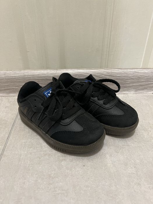 Кросівки adidas 25