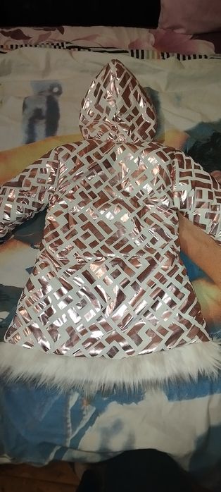 Зимова курточка для дівчинки