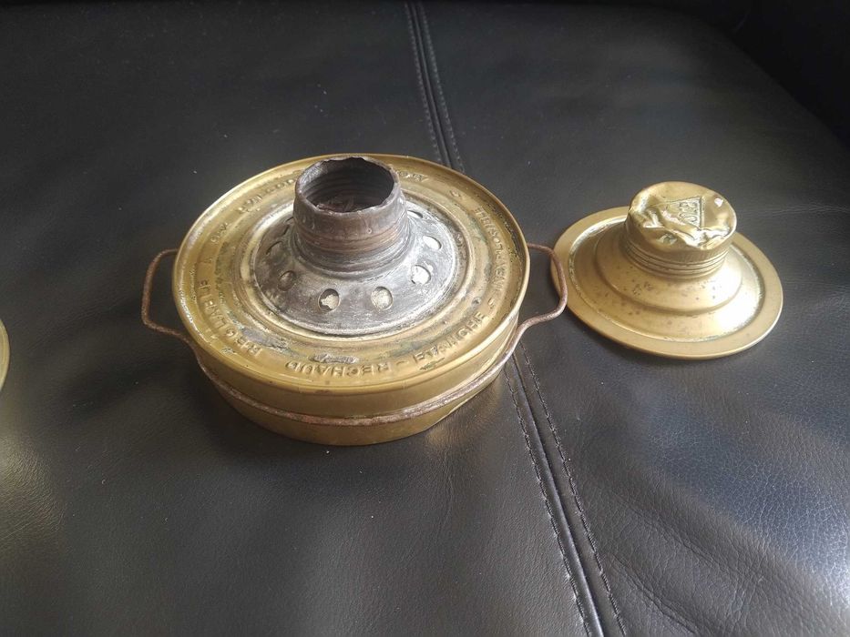 Antigo fogareiro portatil, a alcool, em latão dourado. Finais seculo XIX, inicio seculo XX