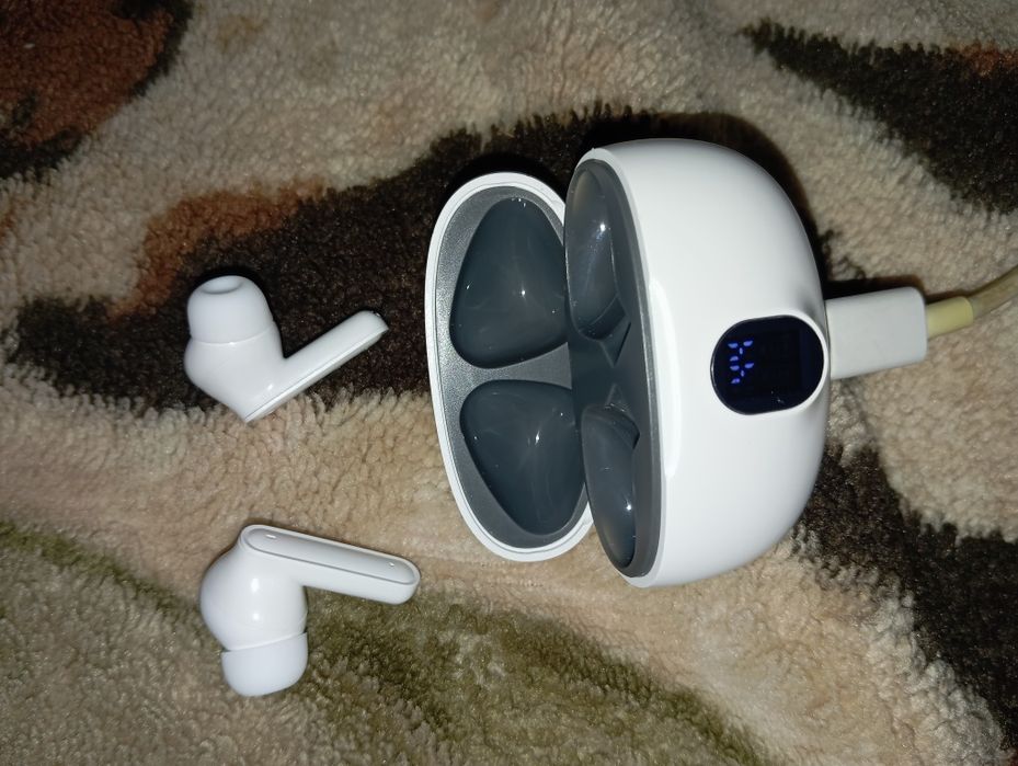 Беспроводные наушники True Wireless Stereo Hi-Fi music