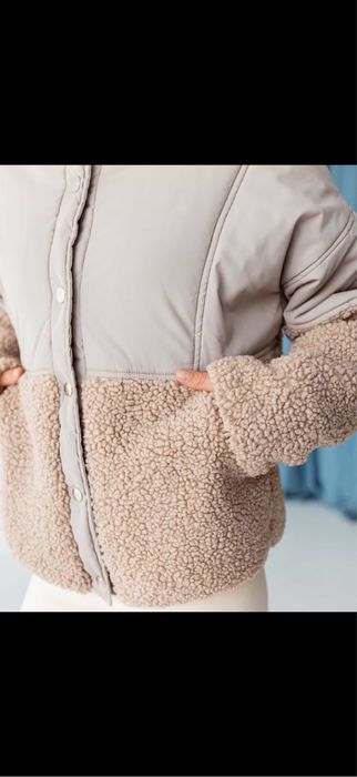 Жіноча курточка колір молочний нова